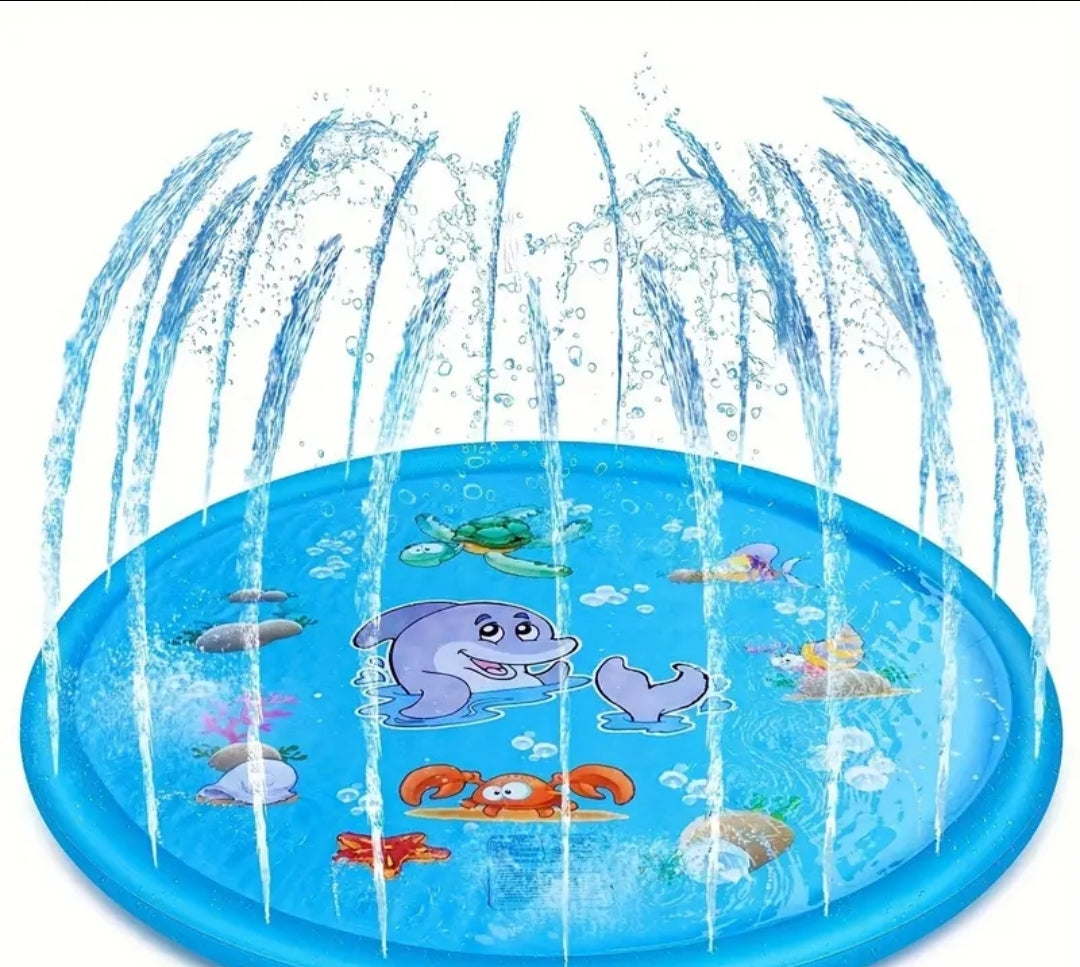 Outdoor splash pad with underwater design connected to hose
