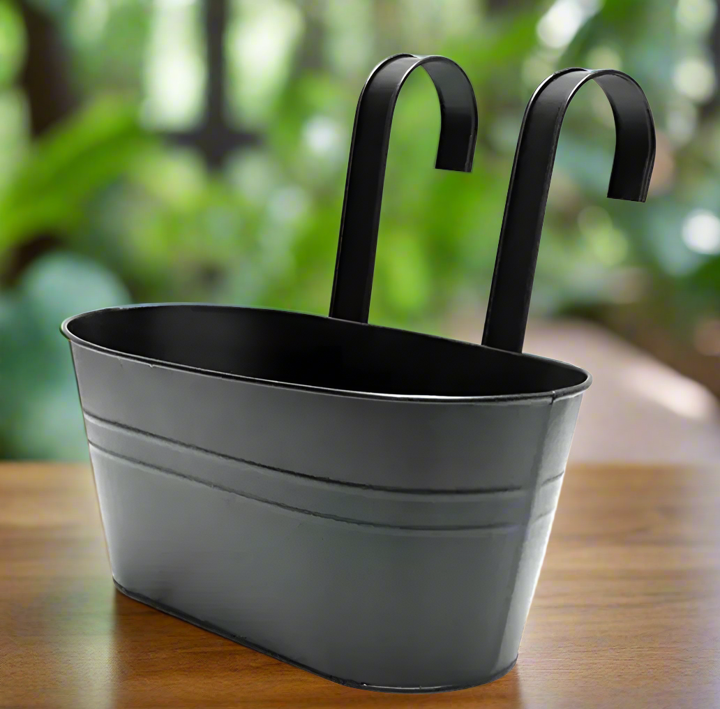 Clonkeen black metal plant pot in modern minimalist style